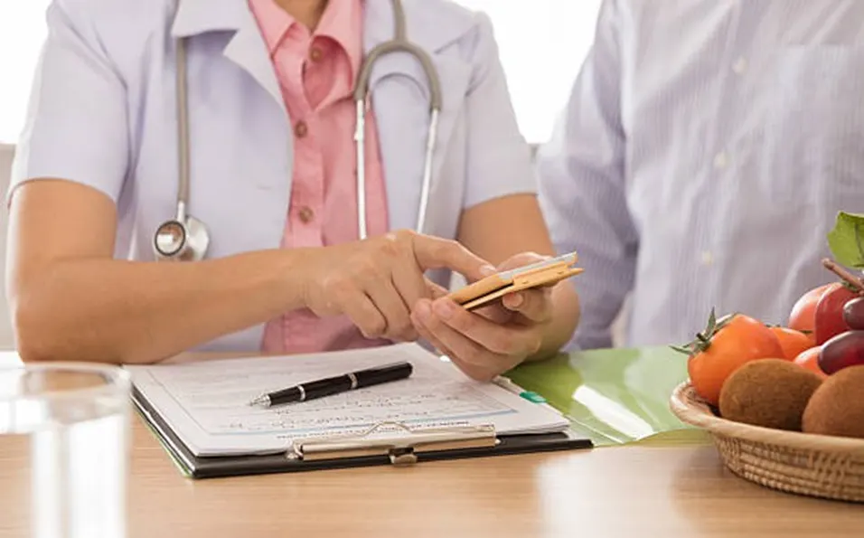 Doctor discussing nutrition with patient