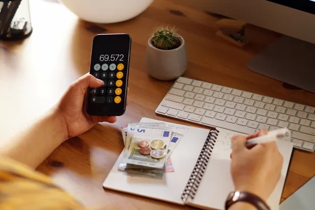 Mobile loan calculator with cash