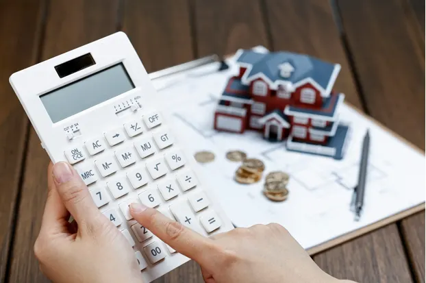 Calculator and house model for mortgage planning